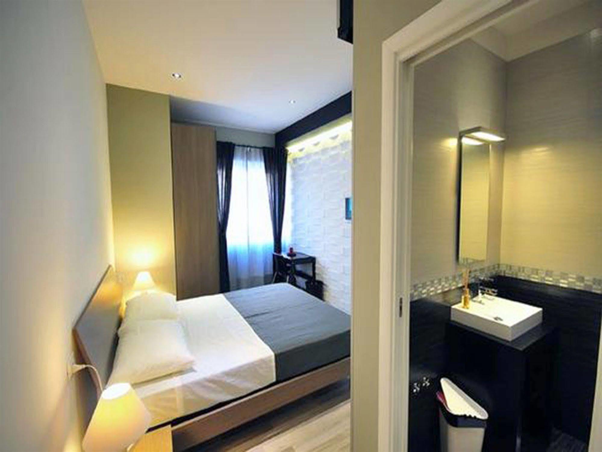 Bed and Breakfast Living à Rome Extérieur photo