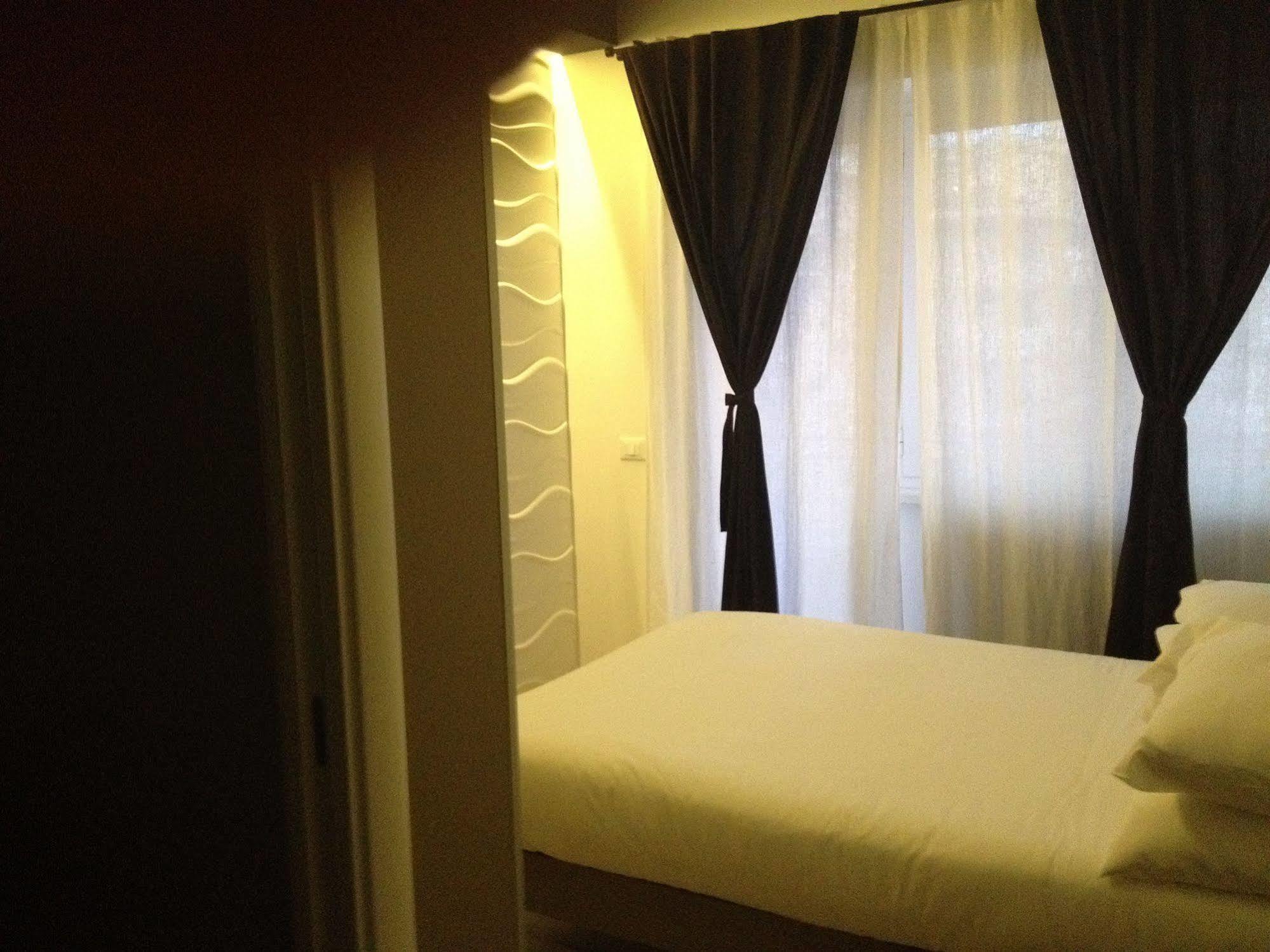 Bed and Breakfast Living à Rome Extérieur photo