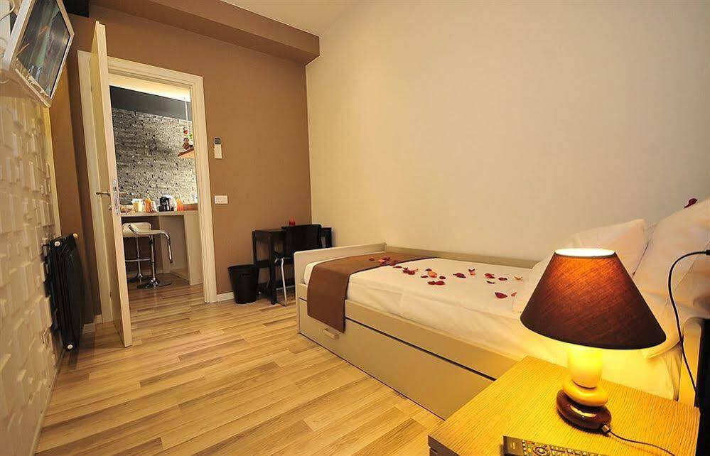 Bed and Breakfast Living à Rome Extérieur photo